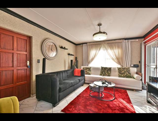 3 BEDROOM CLUSTER FOR SALE IN NEWMARKET